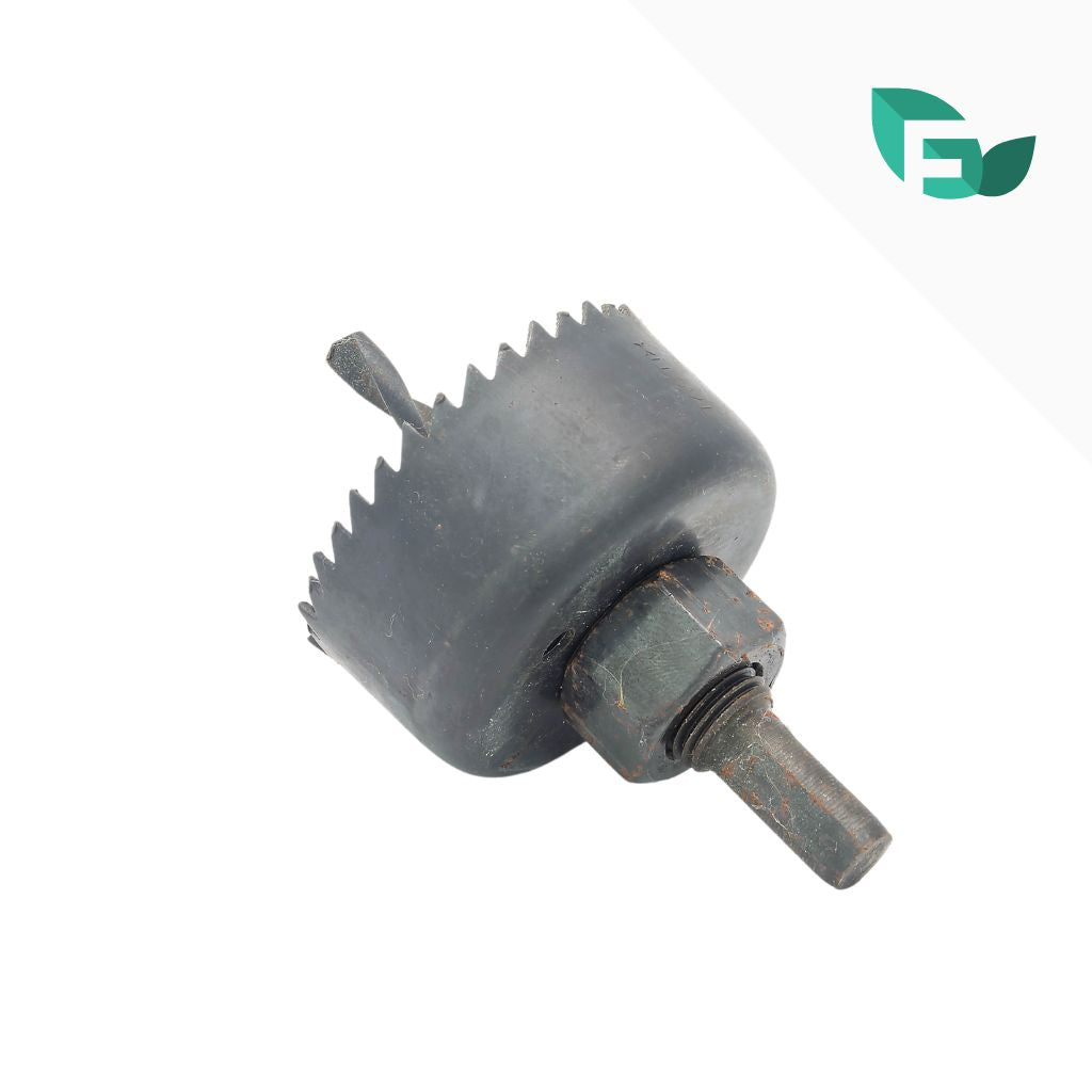 Läpivientireiän tekeminen